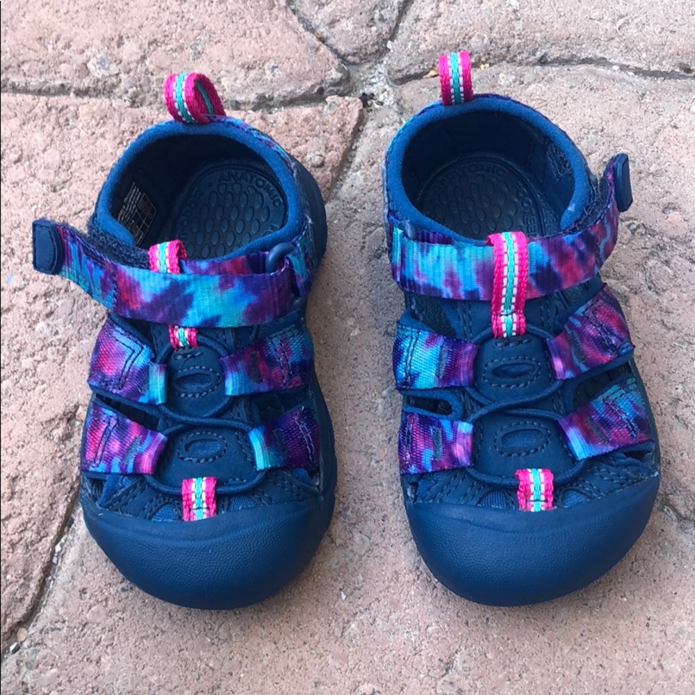Keen toddler hiking sandals